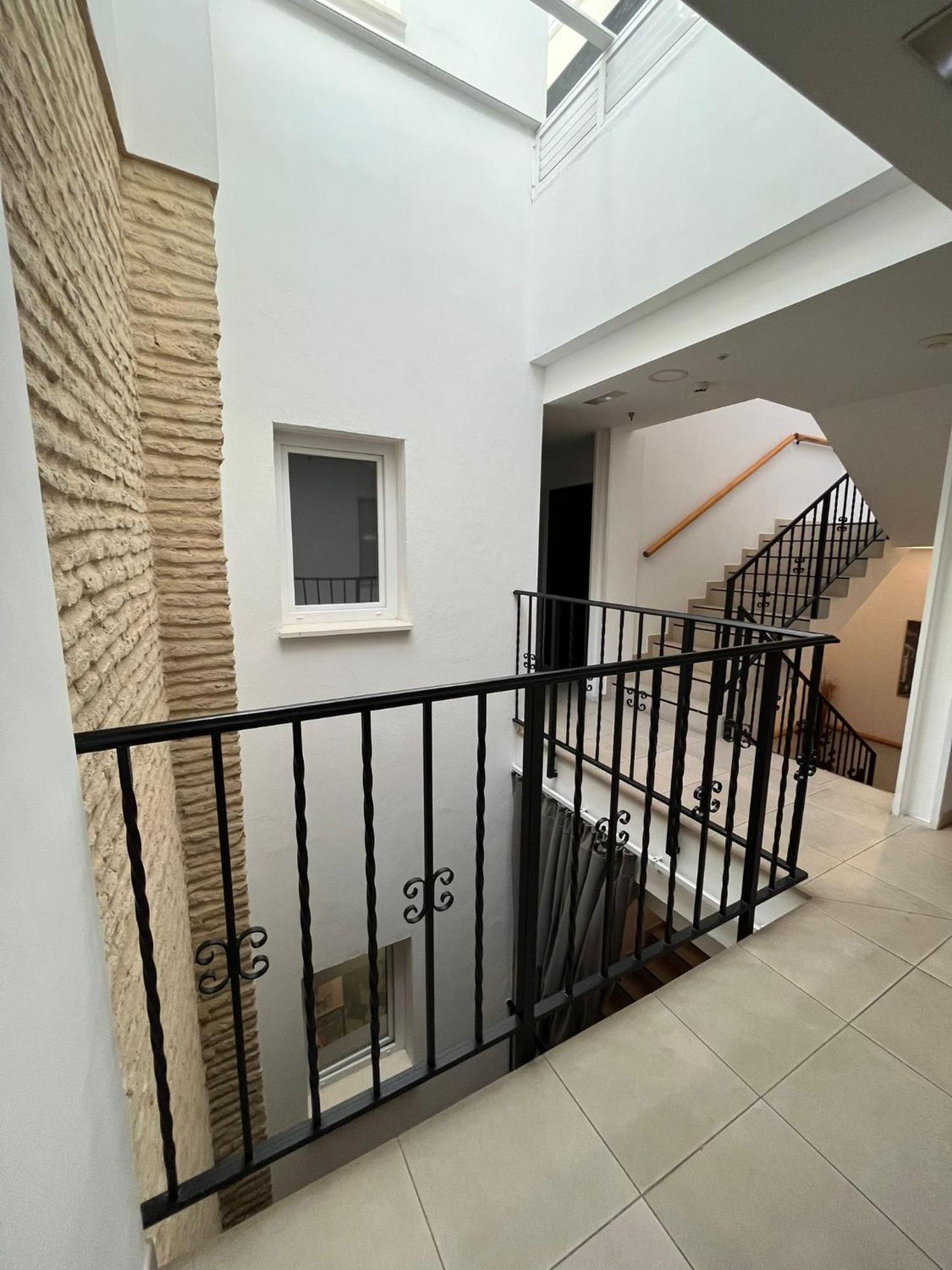 Hostel A2C (Adults Only) เซบีญา ภายนอก รูปภาพ