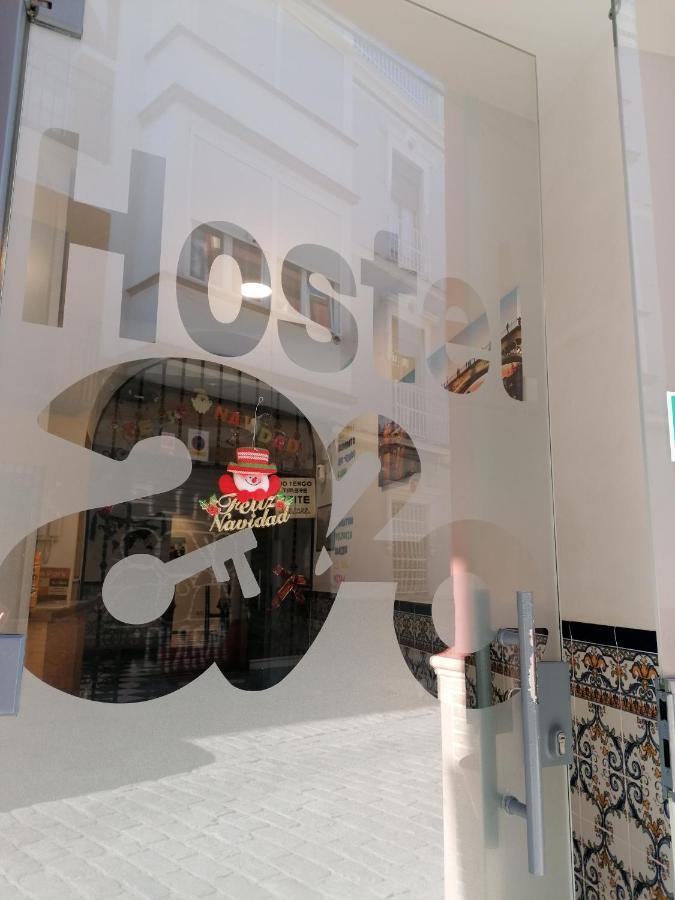 Hostel A2C (Adults Only) เซบีญา ภายนอก รูปภาพ